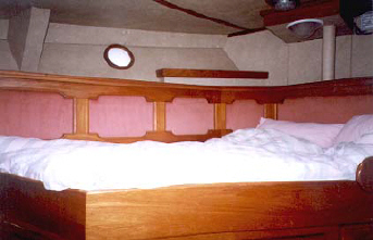 2nd double cabin.jpg (21484 bytes)