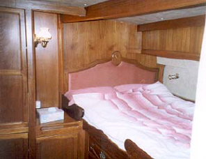 master double cabin.jpg (20553 bytes)